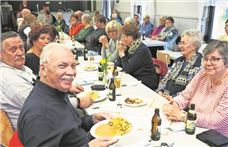 Gute Gespräche, Heimatgefühl und Information - dazu der duftende Döppekooche